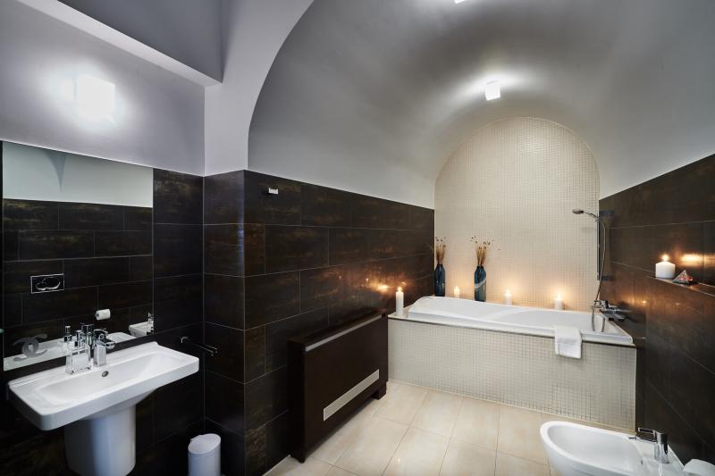 SAFFRON SUITE EXECUTIVE