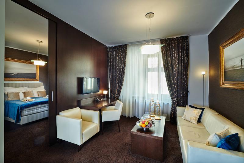 SAFFRON SUITE EXECUTIVE